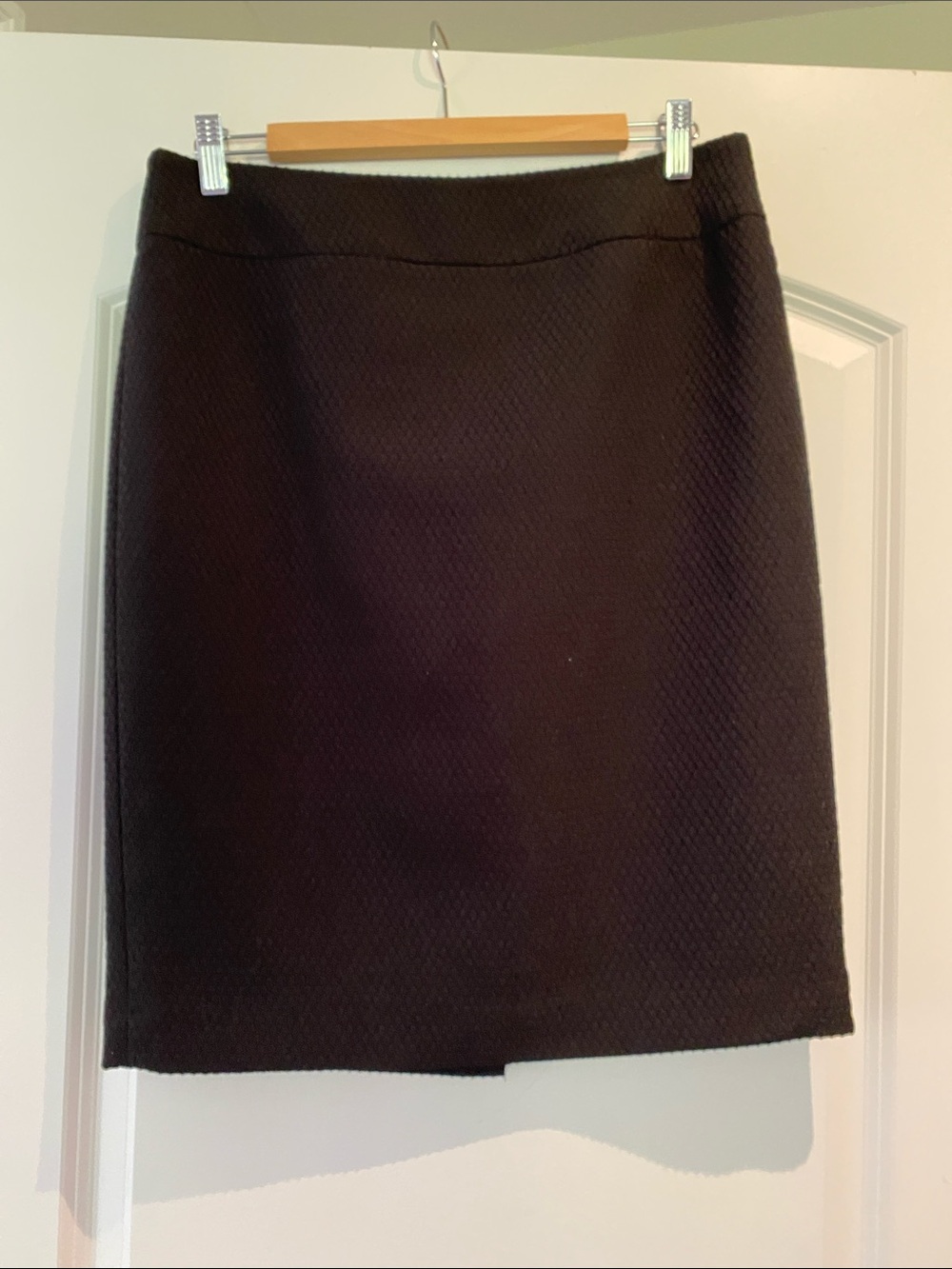 Tailored Black Pencil Skirt - Sleek Office-to-Evening Style